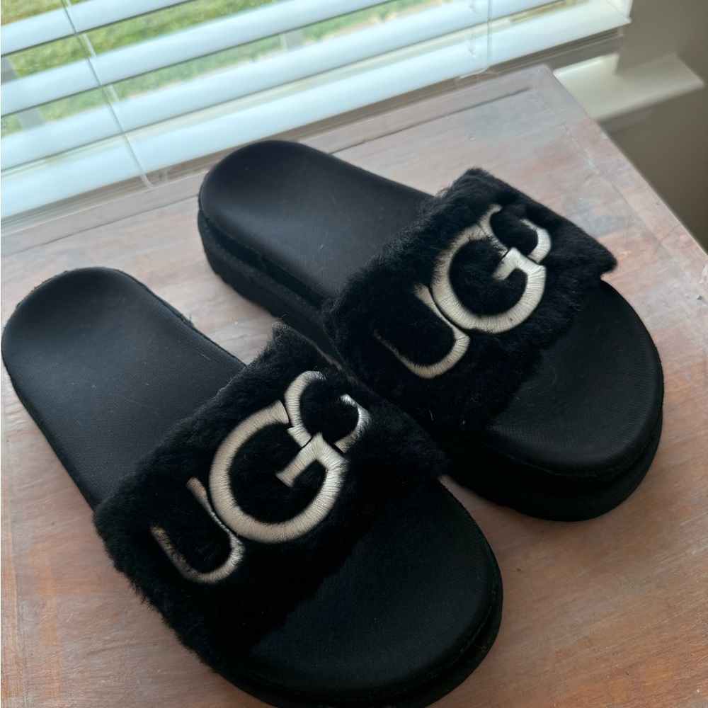 UGG Black Fuzzy Slides